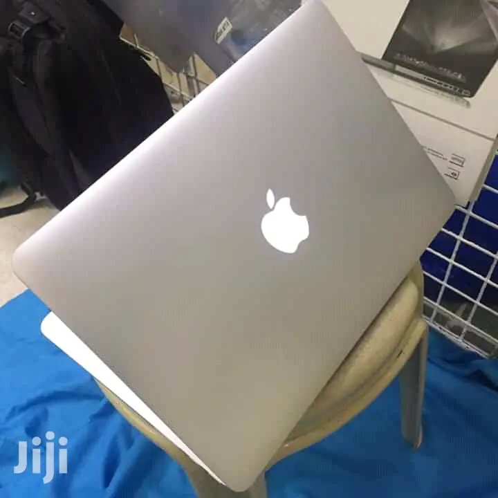 Laptop HP 15-ra003nia 8GB Intel Core i5 SSD 256GB